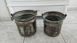 2 Antike Kessel Eimer aus Eisen - Dekorative Vintage Kübel