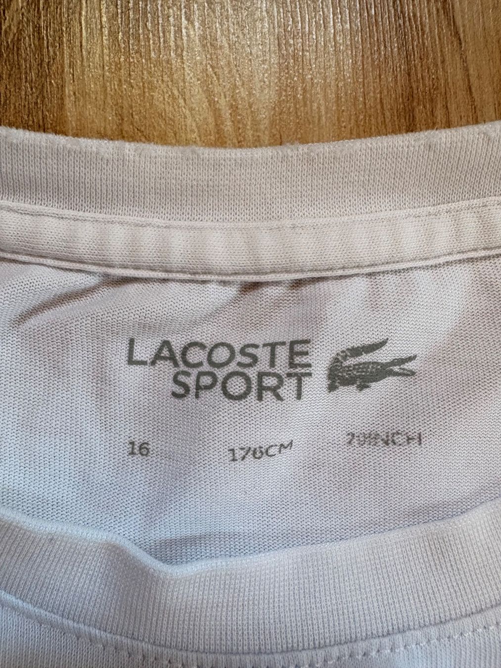Lacoste T-shirt: La Coste T-Shirt – Usato da Wigoltingen venduto da _vntg_ 2