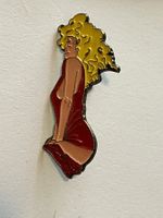 1 Pin Pinup Girl
