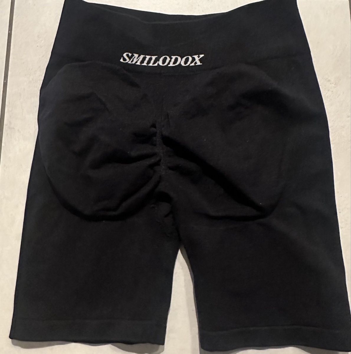 Smilodox Leggings: SMILODOX SPORT SHORTS – Usato da Dornach venduto da aze_h6rq