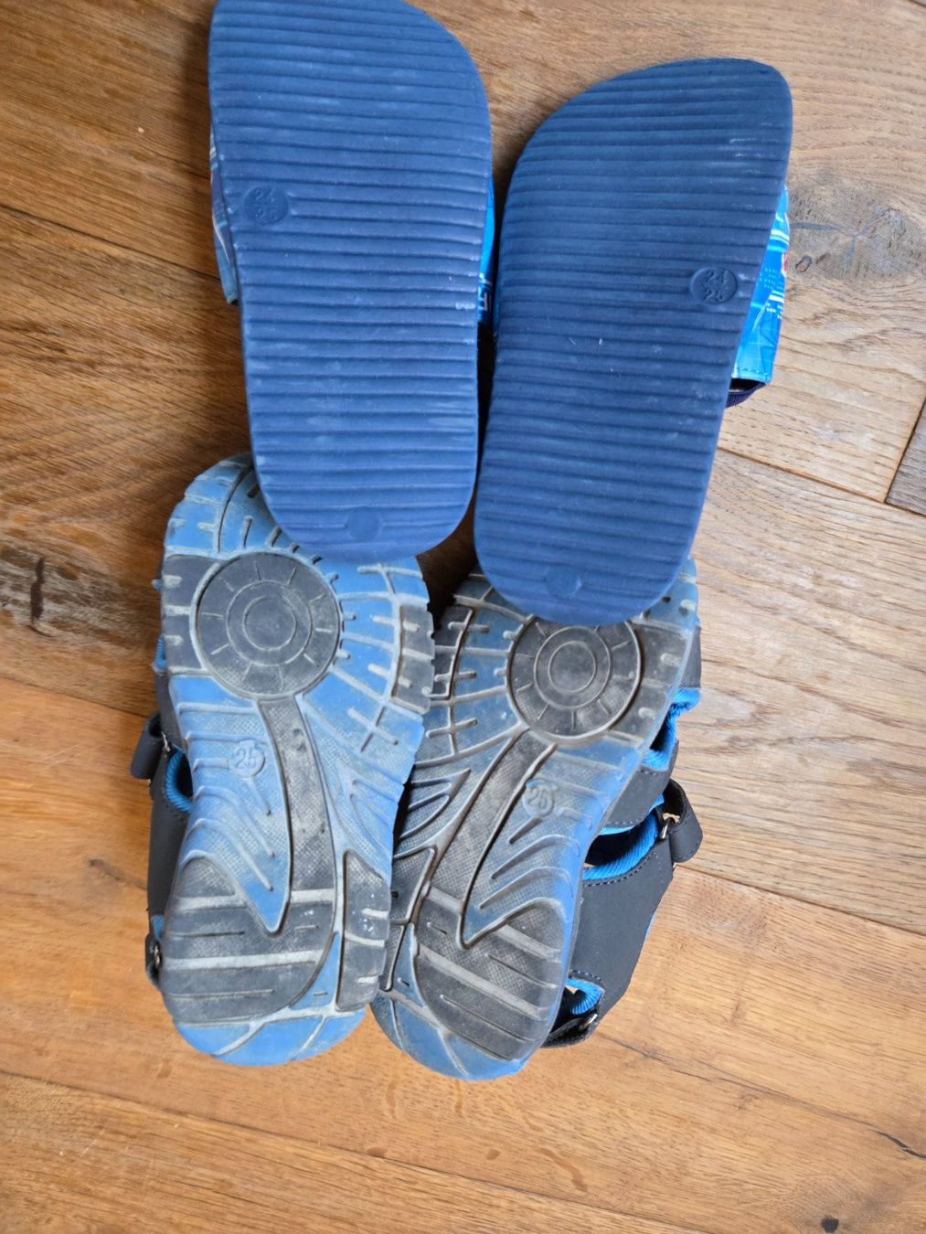 Schuhe für Jungen: Sandalen Junge 24/25 – Gebraucht aus Benglen von diala 1