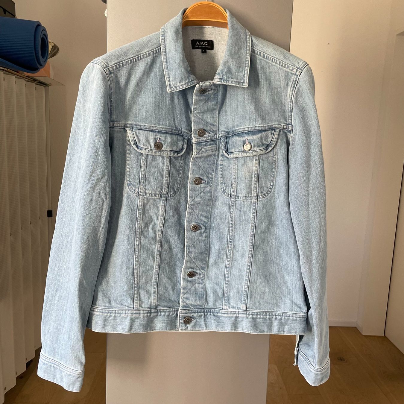 Apc Giacche: Jeans Jacke von a.p.c. – Nuovo (secondo la descrizione) da Aarburg venduto da Qin3ze