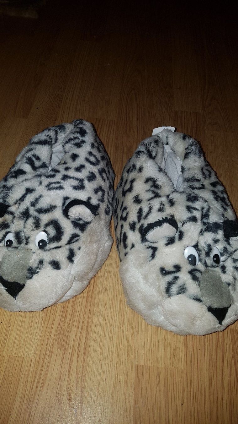 Scarpe da donna: Plüschfinken Gepard ca 38  K9 – Usato da Schwarzenburg venduto da flamingo1970