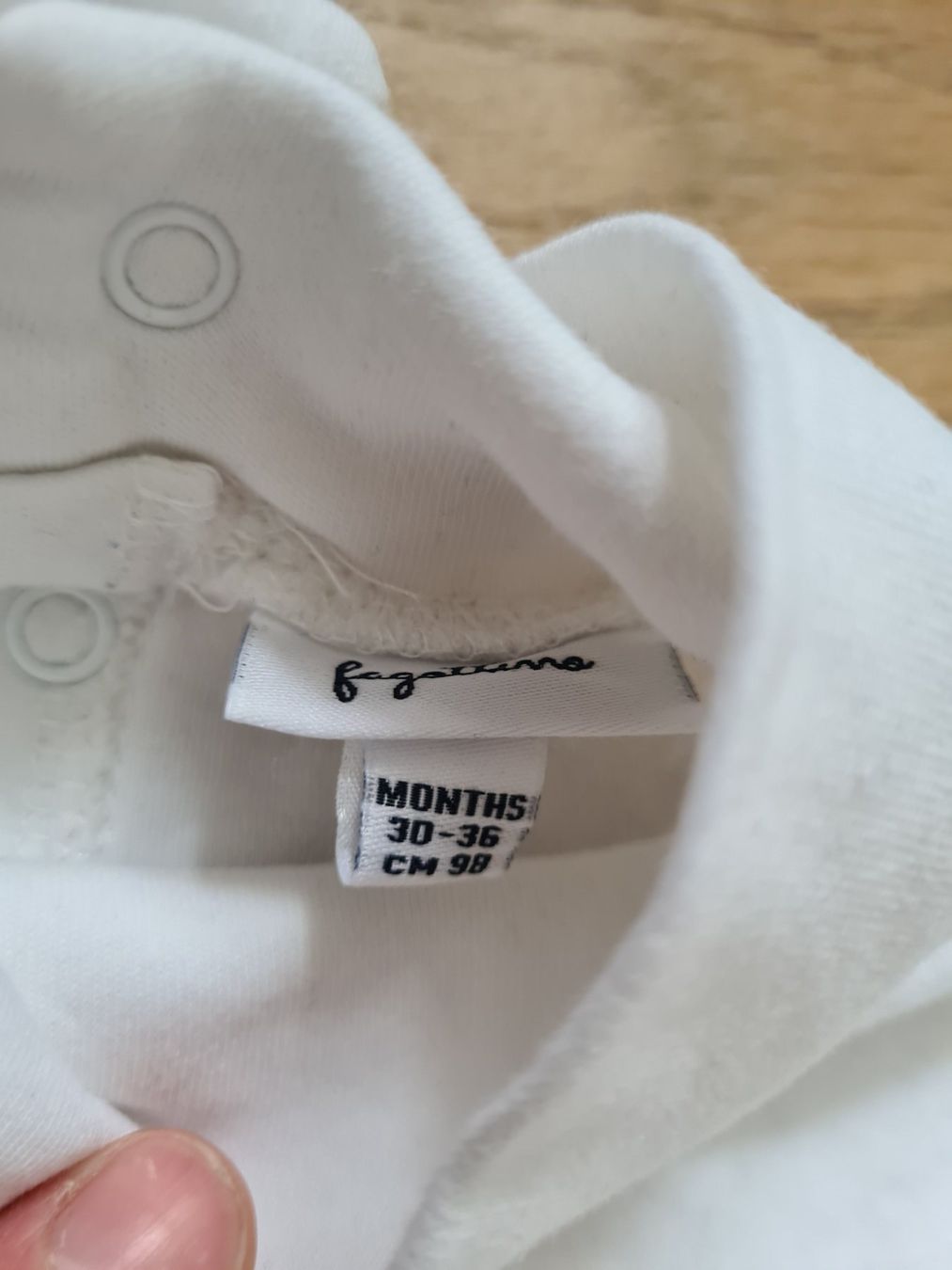 Chemises, T-shirts & Polos: T-Shirt Taille 98 – D'occasion à Carouge GE par Gasco 2