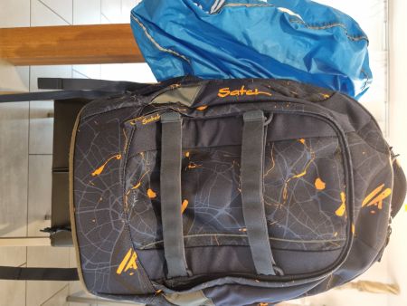Satchal Rucksack dunkelblau mit orangen Sprenkeln guter Z...