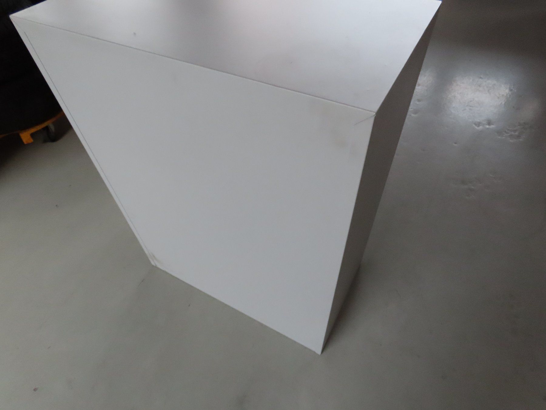 Armadi: Rollladenschrank – Usato da Alpnach-Dorf venduto da Hess-Automobile 2