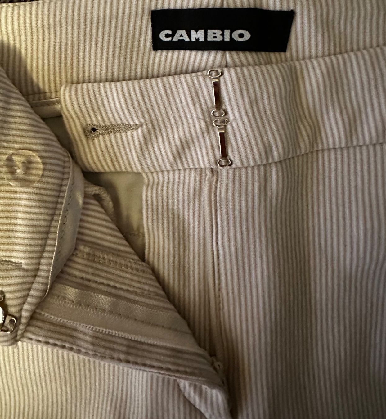 Cambio Pantaloni: Cambio Hose stretch Damen 34 – Usato da Liestal venduto da Ballybs 3