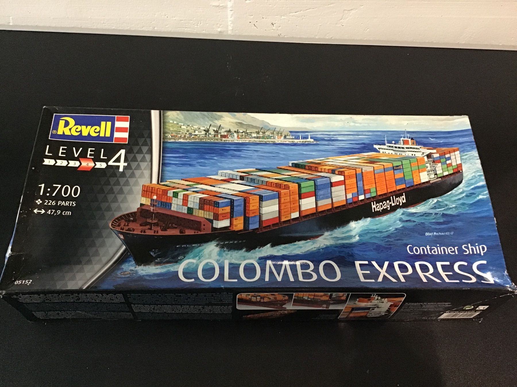 Revell Modellbausätze & Standmodelle: Revell Schiff Colombo Express 1:700, 226 Teile – Neu und originalverpackt aus Männedorf von Modellbau-wyss