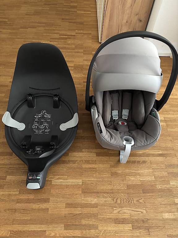 Cybex Seggiolini per auto: Cybex BABYSCHALE inkl. Isofix – Usato da Niederwangen BE venduto da Ivana018 3