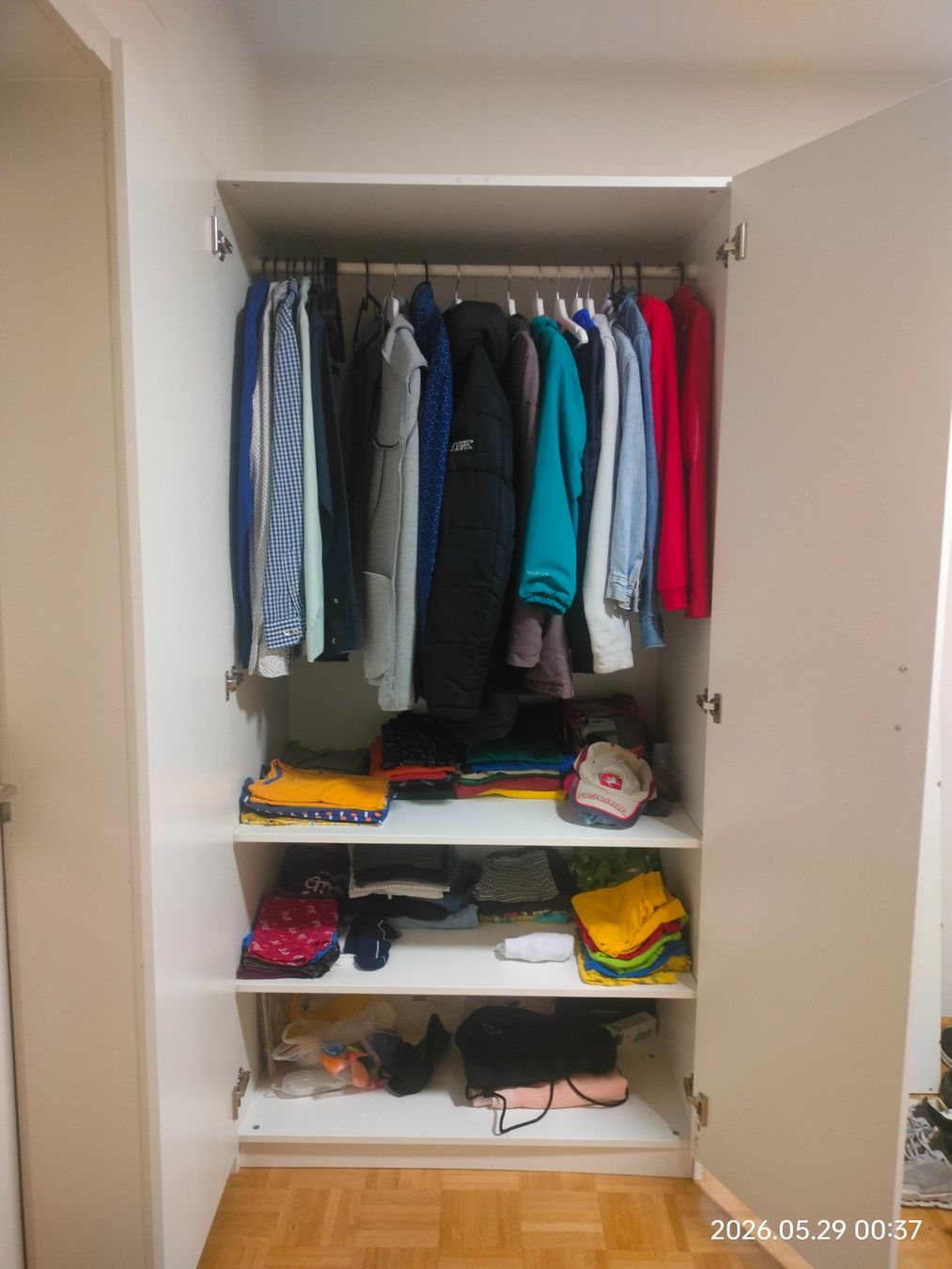 Armoires: Almirah or wardrobe – Neuf (Voir description) à Basel par vik_7qc8 3