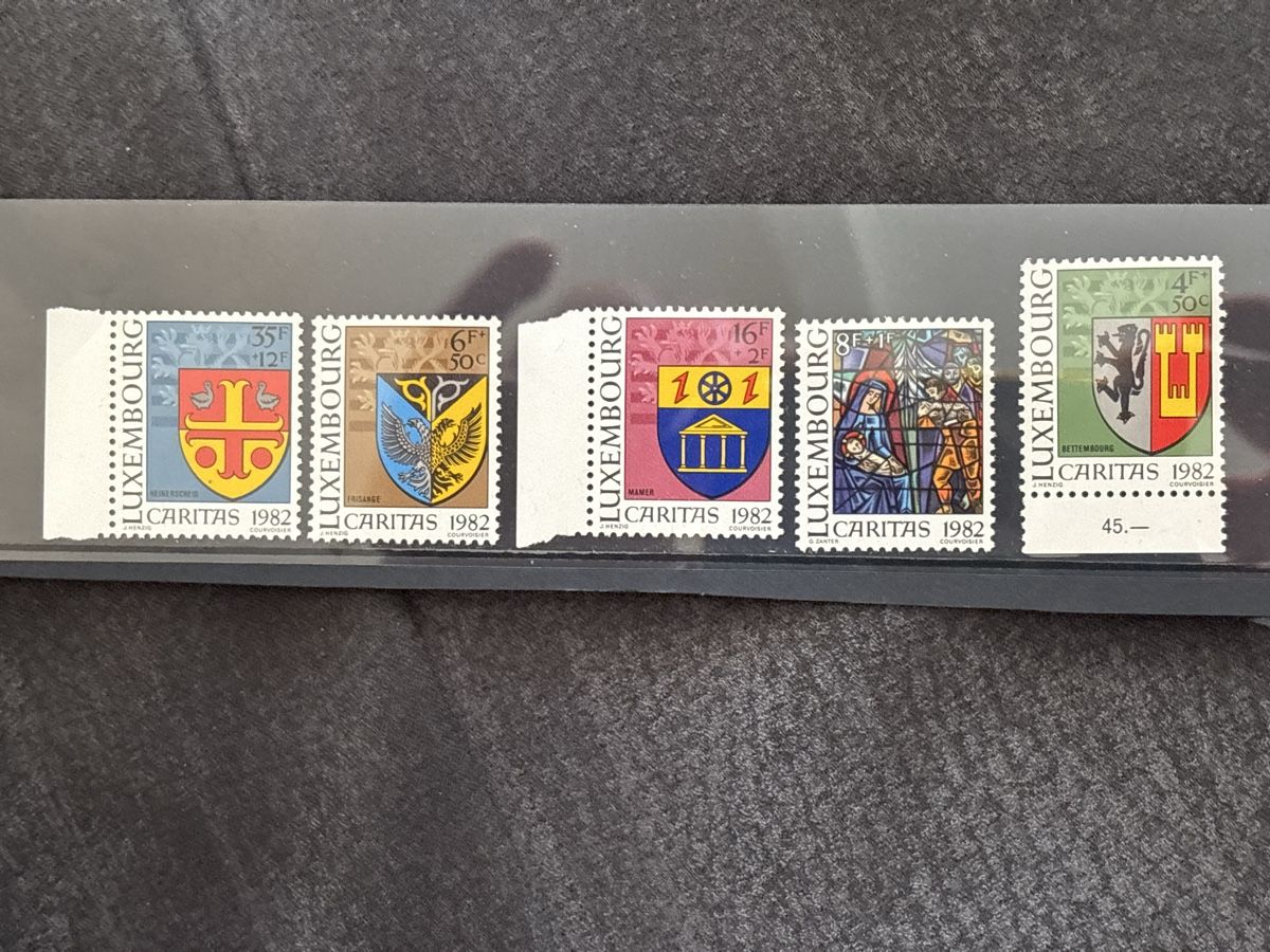 Tutti i francobolli: Timbres Luxembourg Caritas 1982 – Nuovo (secondo la descrizione) da Carouge GE venduto da irma016