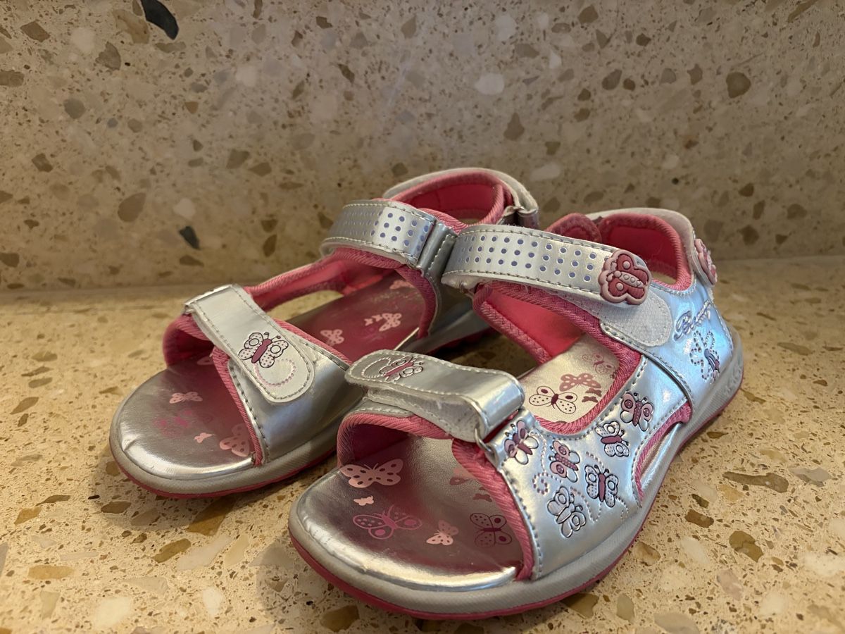 Schuhe für Mädchen: Sandalen Grösse 35 – Gebraucht aus Granges-Paccot von Fwaeber