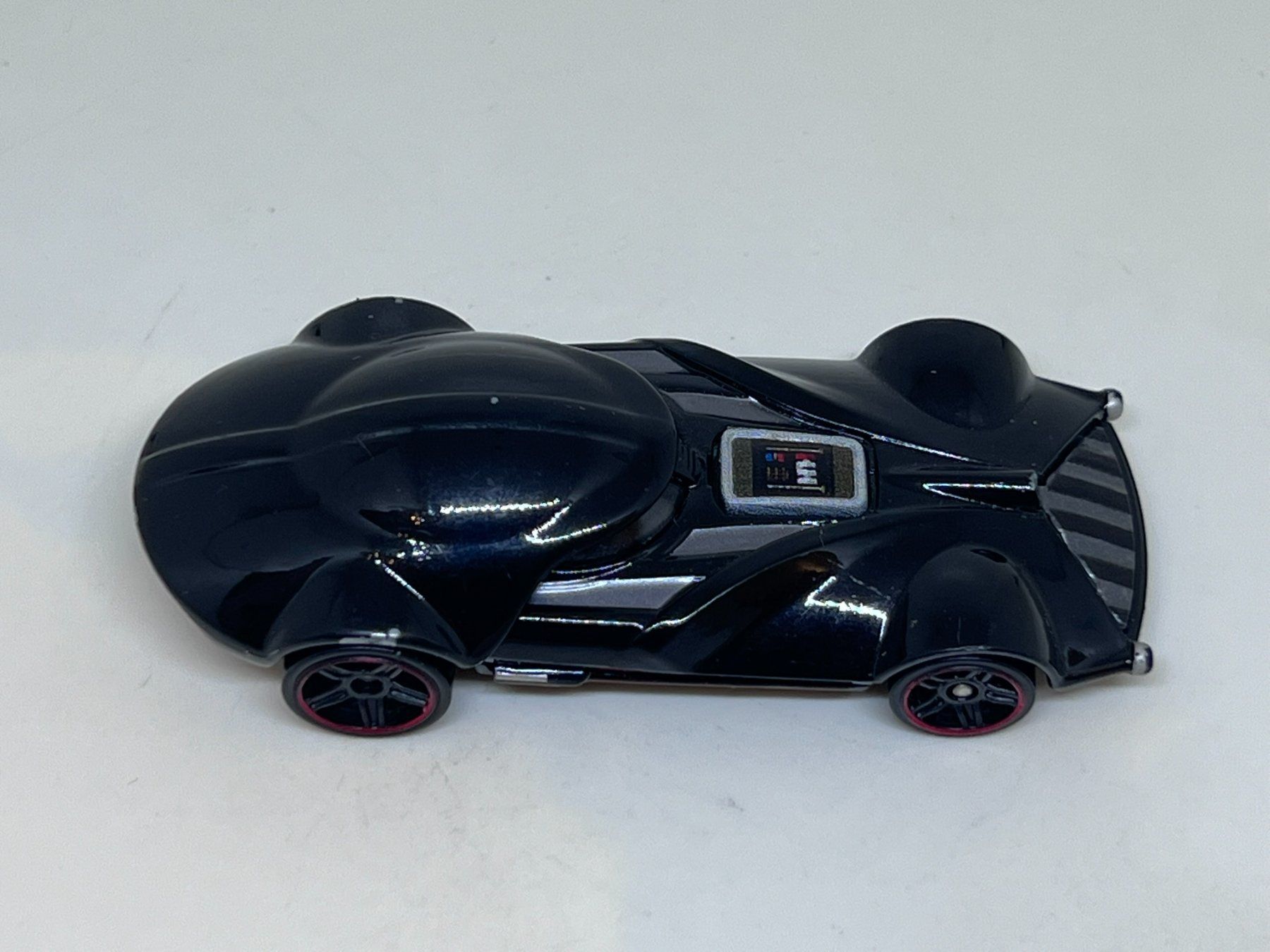 Hot Wheels Voitures modèles: Hot Wheels Darth Vader #604 – D'occasion à Wildegg par LaaBoutique 1