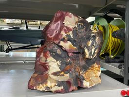 grosser, schwerer Marmorstein aus China 30 x 25 cm  Kristall