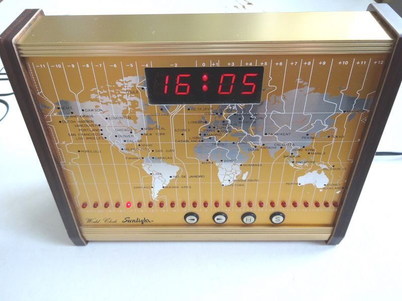 Radiocomunicazione: Digitale Weltzeituhr Sunlight SL-3462 – Usato da Oberwil b. Zug venduto da Code10 1