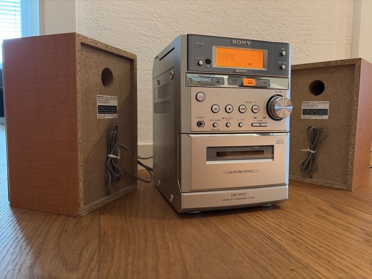 Sony Lettore multimediale & Streamer: SONY Mini-Stereo-Anlage mit Kassette und CD – Usato da Igis venduto da swyssair01 1