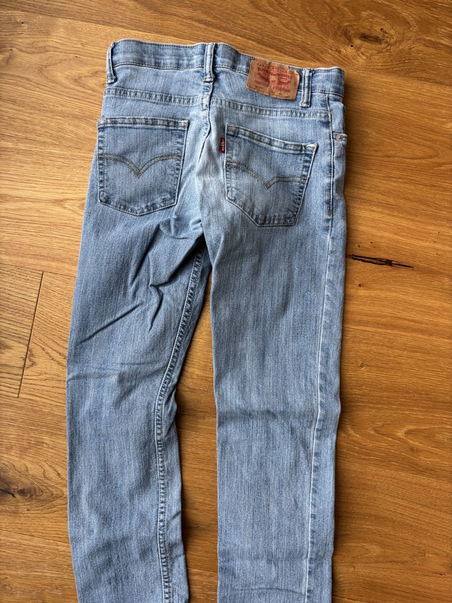 Levi's Jeans: Levi’s Jeans hellblau Größe 12 – Nuovo (secondo la descrizione) da Thalwil venduto da ver_j2lw 4