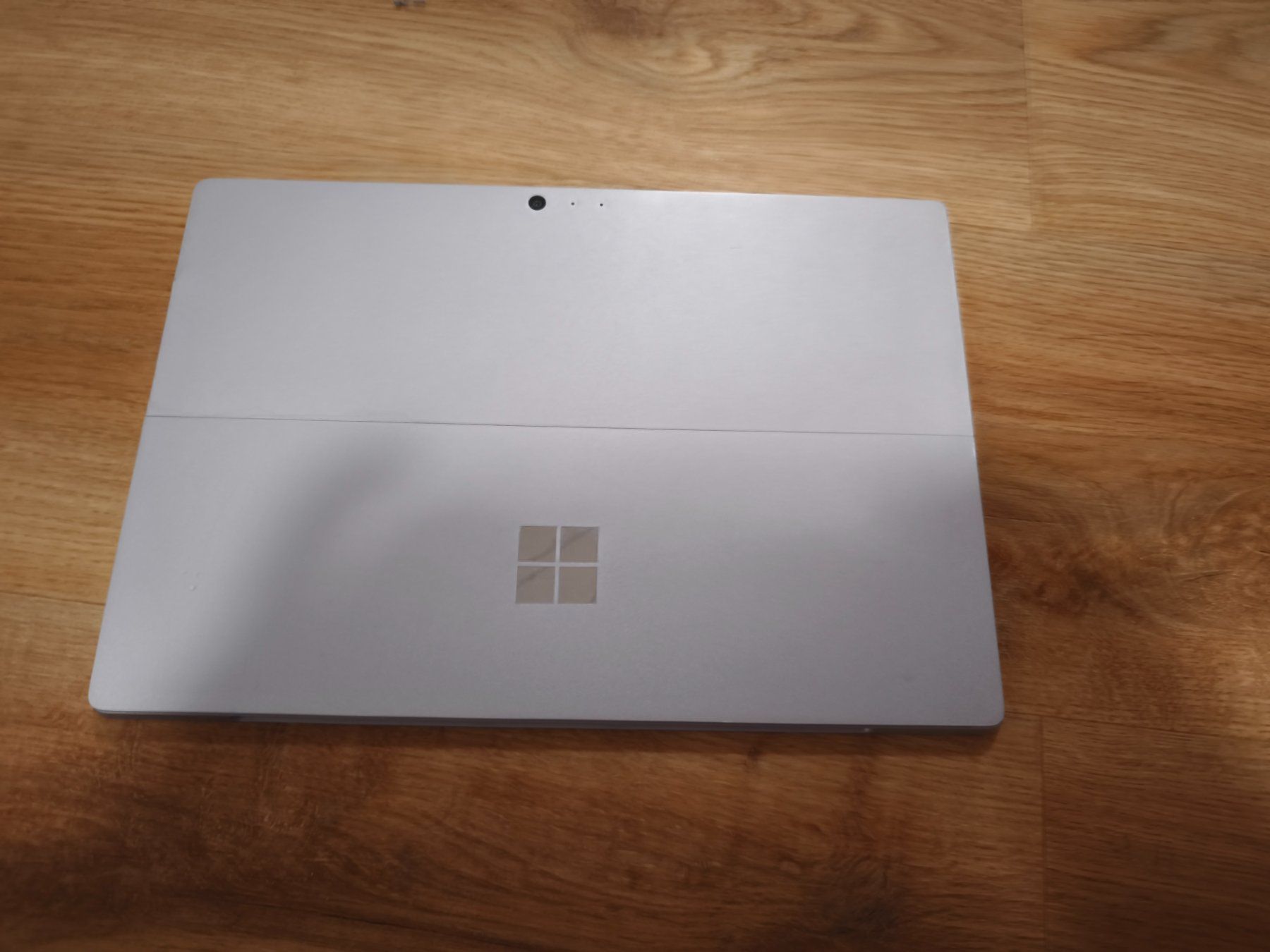 Microsoft Notebooks: Microsoft Surface Pro (Model 1724) – Defekt aus Röschenz von Holdrio659 1