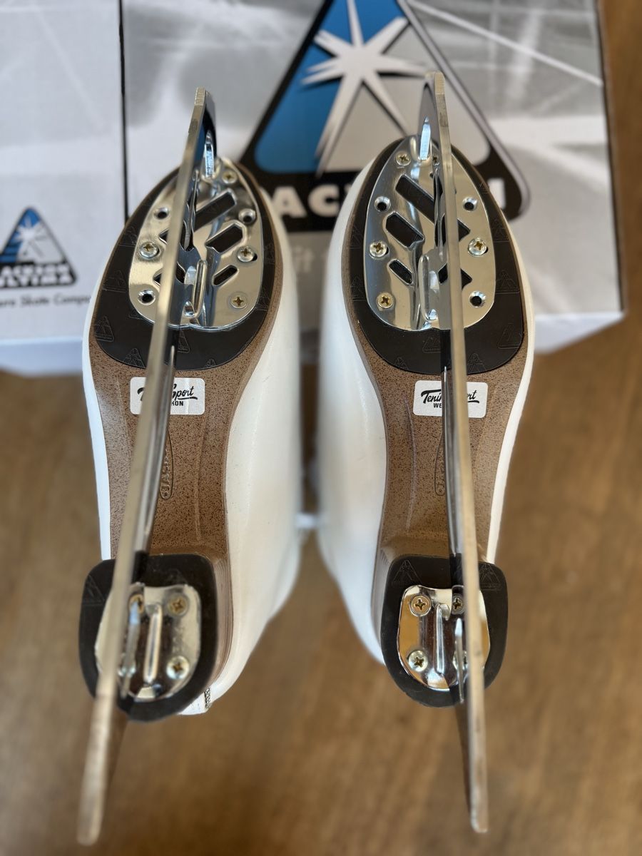 Jackson Patins à glace: Eiskunstlauf-Schlittschuhe Jackson – D'occasion à Gutenswil par Zuknap 3