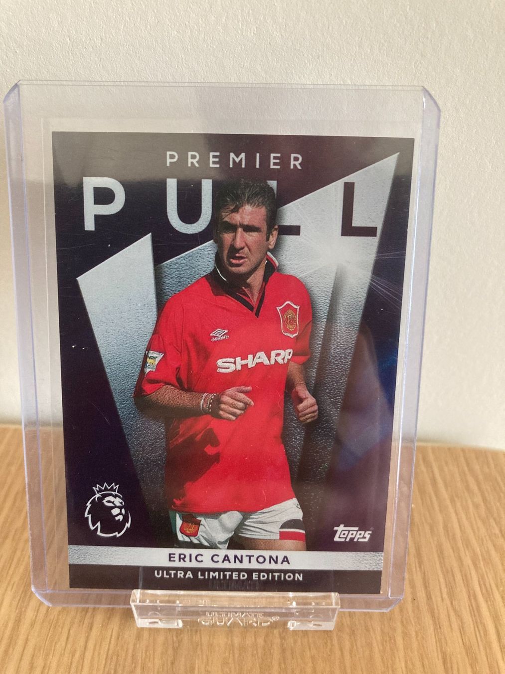 Topps Carte collezionabili: Topps Premier League 2025-26 - Premier Pull - Cantona – Usato da La Tour-de-Peilz venduto da Tyalos_Cards