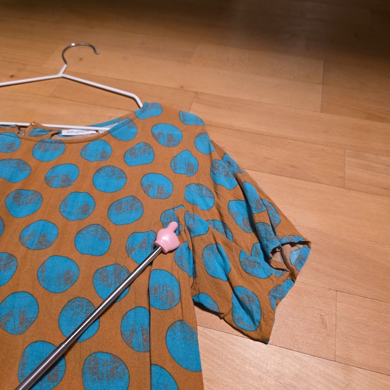 Blusen: Soft Grey Viskose-Bluse mit Punkten, Gr. 36/38 – Gebraucht aus Wald ZH von CapLux 8
