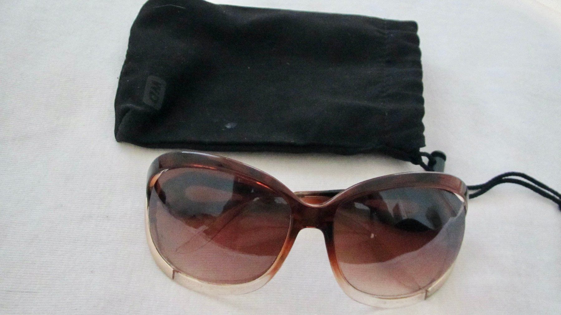 Occhiali & Lenti: 2 PAIRES DE LUNETTES DE SOLEIL – Usato da Murten venduto da Selliot 1