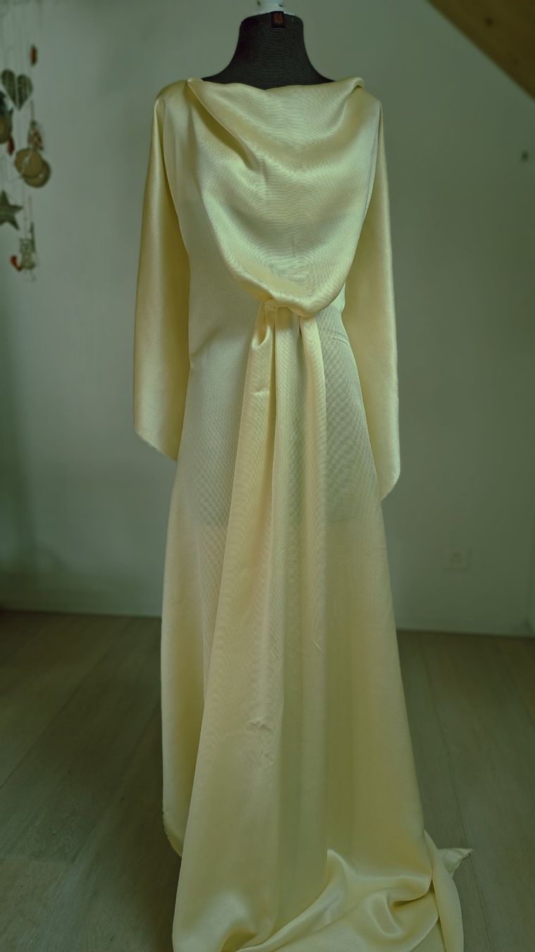 Stoffe: Marocain Seidenstoff – Neu (gemäss Beschreibung) aus Reutigen von IrisFashion