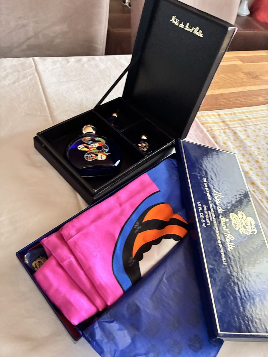 Sculture & Statue: Niki De Saint Phalle Box und Schal – Usato da Steinach venduto da cgo_29jv 3