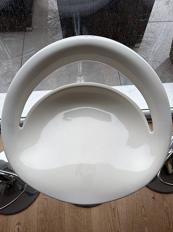 Sgabelli: 4 Tabourets de bar en plastique moulé blanc – Usato da Bevaix venduto da Nox_t 2