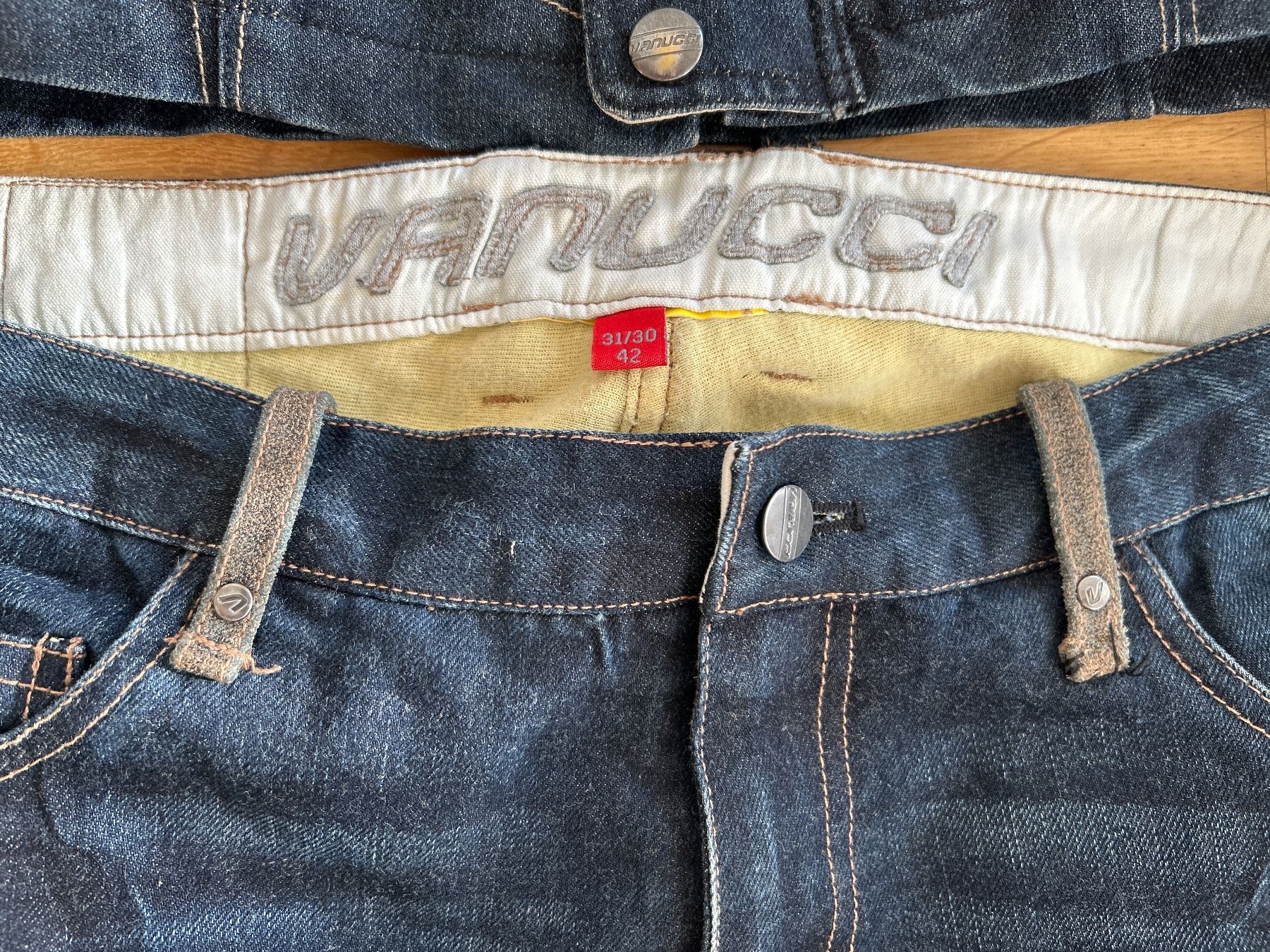 Vanucci Lotti di vestiti: Motorrad Bekleidung Jeans – Usato da Schwerzenbach venduto da Thoeny1 1