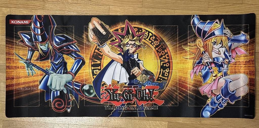 Cartes: Original Yu-Gi-Oh Playing Mat, Brand Konami  – D'occasion à Baden par laurent2025 1