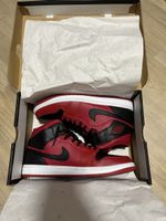Original Jordan 1 Mid Red Black Gr.42, Top Zustand!