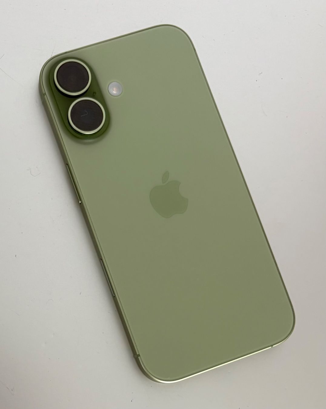 Apple Telefoni cellulari / Smartphones: iPhone 17 - Salbei - 256 GB - Display defekt – Nuovo (secondo la descrizione) da Abtwil SG venduto da Gerdgerdes 2