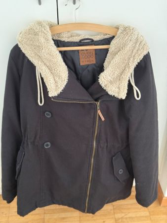 Winterjacke Gr. L mit Kapuze von even&odd