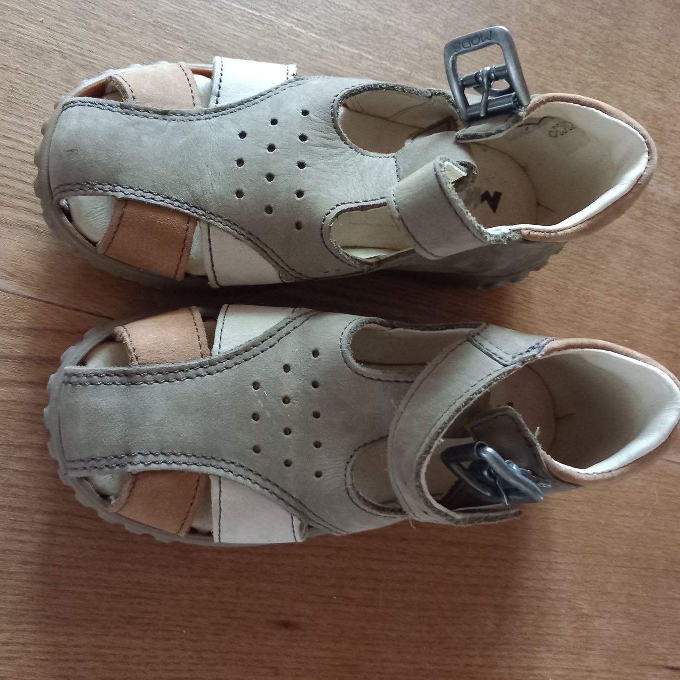 Schuhe für Jungen: Sandales 24 – Gebraucht aus Courrendlin von tititchoun 1