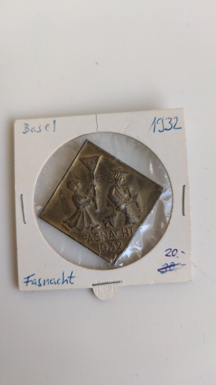 Placchette & Badge: Fasnachtsplakette 1932 Basel (W4) – Usato da Aarau venduto da bro_9zsg 4