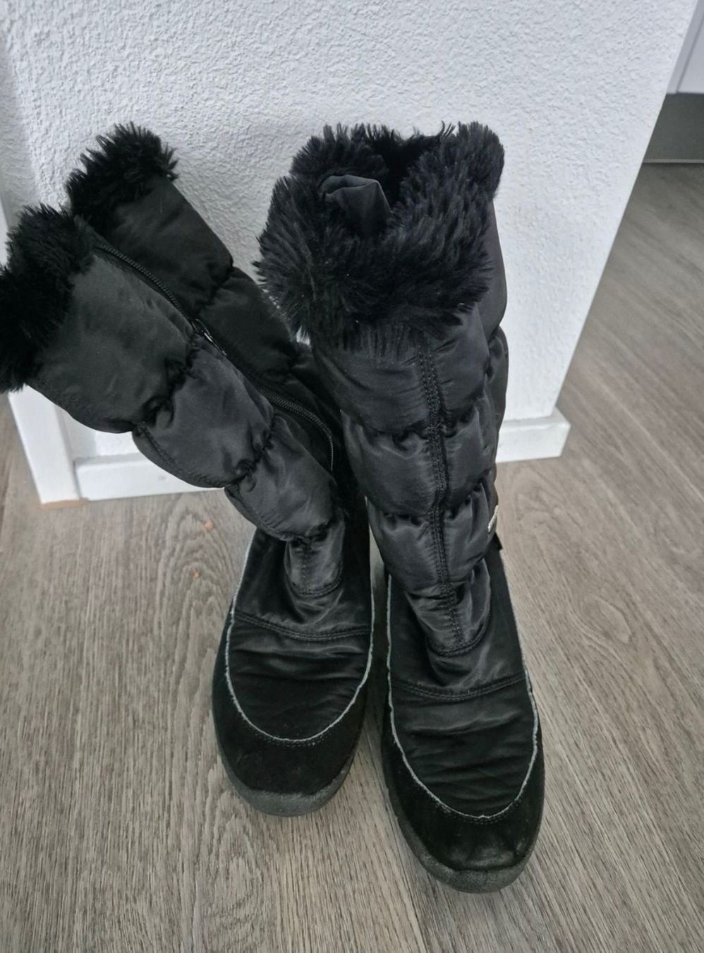 Everest Scarpe da donna: Schwarze Everest Winterstiefel Gr. 40 – Usato da Niederglatt ZH venduto da AnFleischmann 1