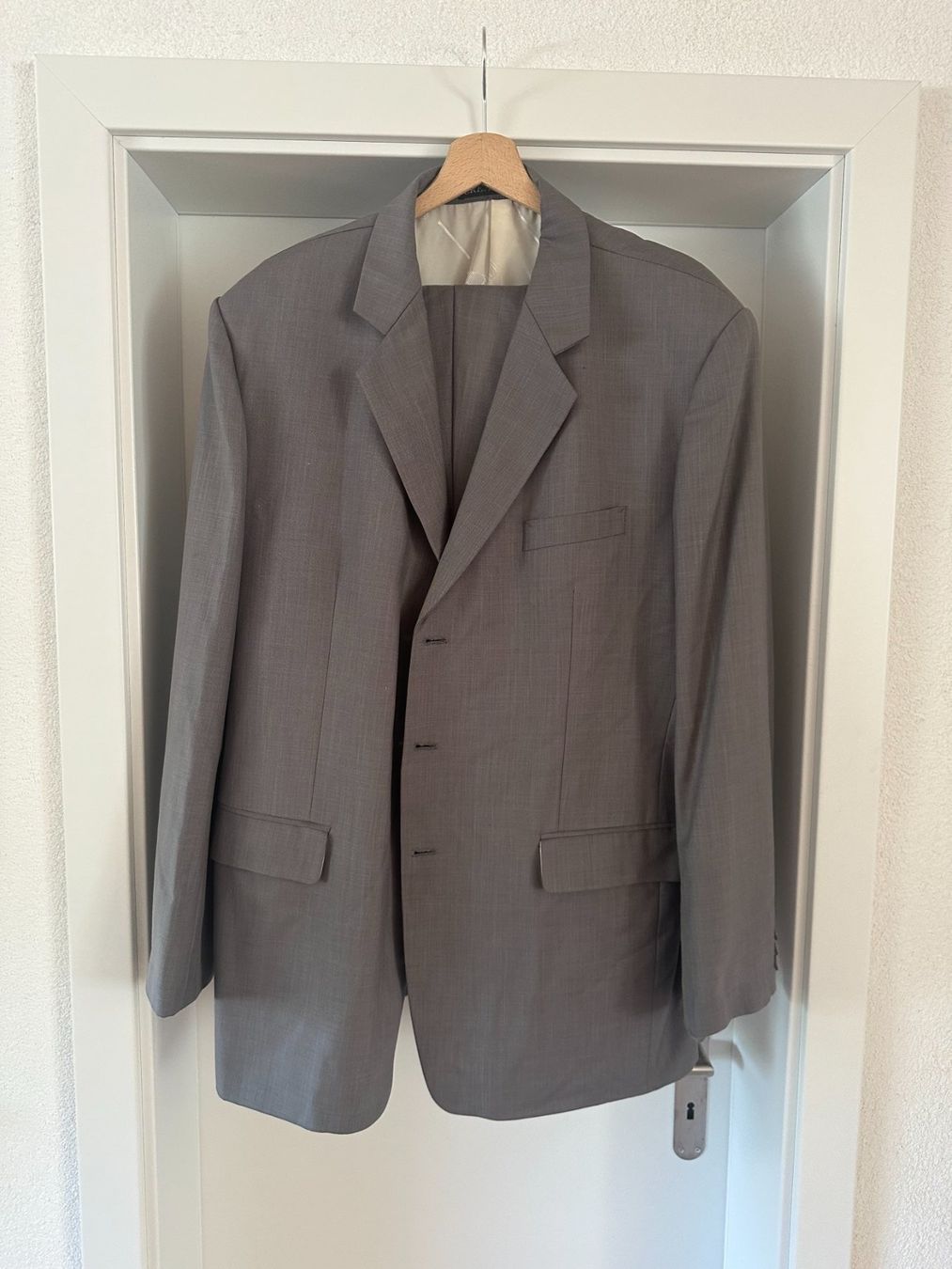 Armani Completi: Armani Business-Anzug – Nuovo (secondo la descrizione) da Niederwangen b. Bern venduto da Walkershop