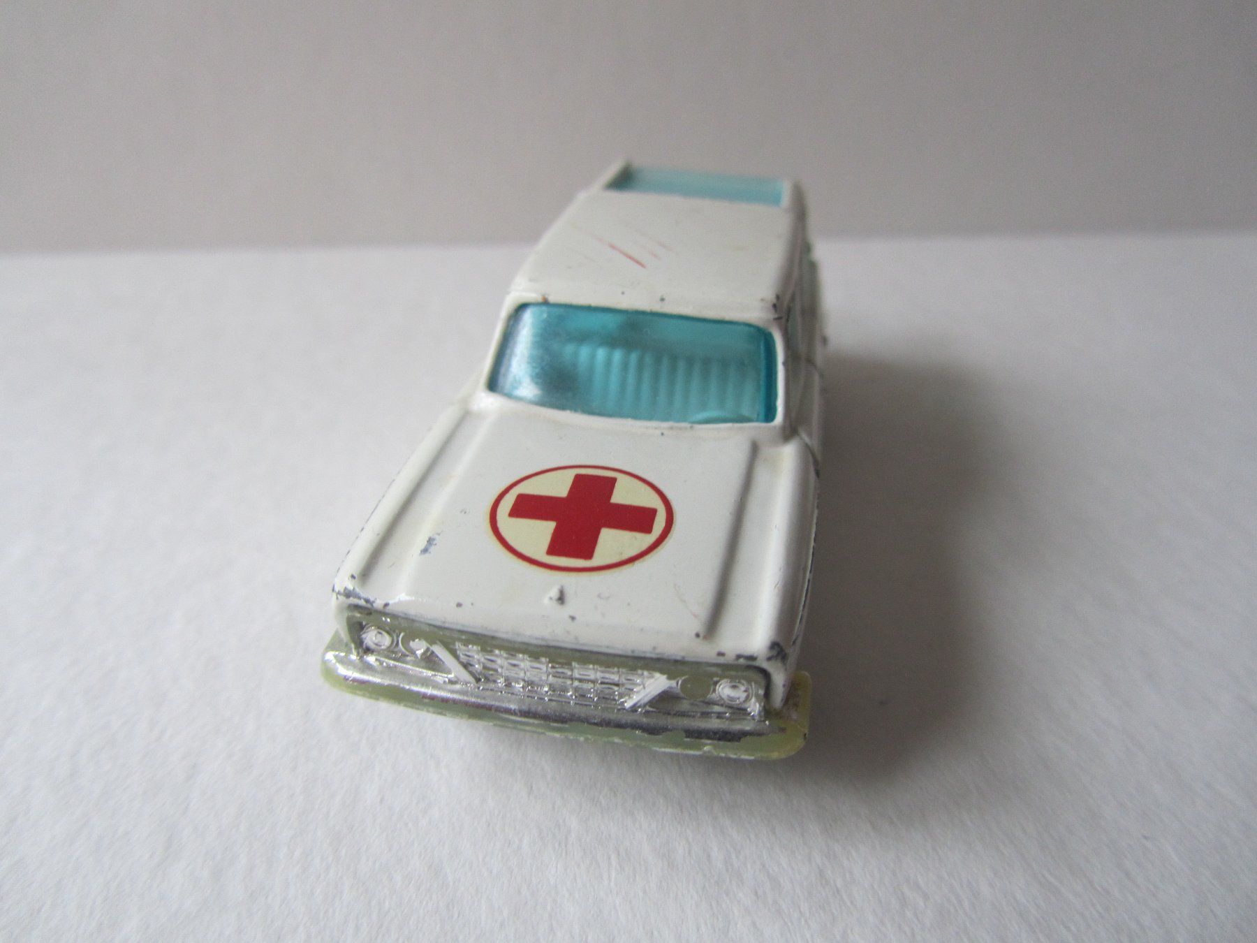 Modellini d'auto: Studebaker Wagonaire Ambulance, Husky, Nr. 30A – Usato da Weiningen ZH venduto da dietsch57 1