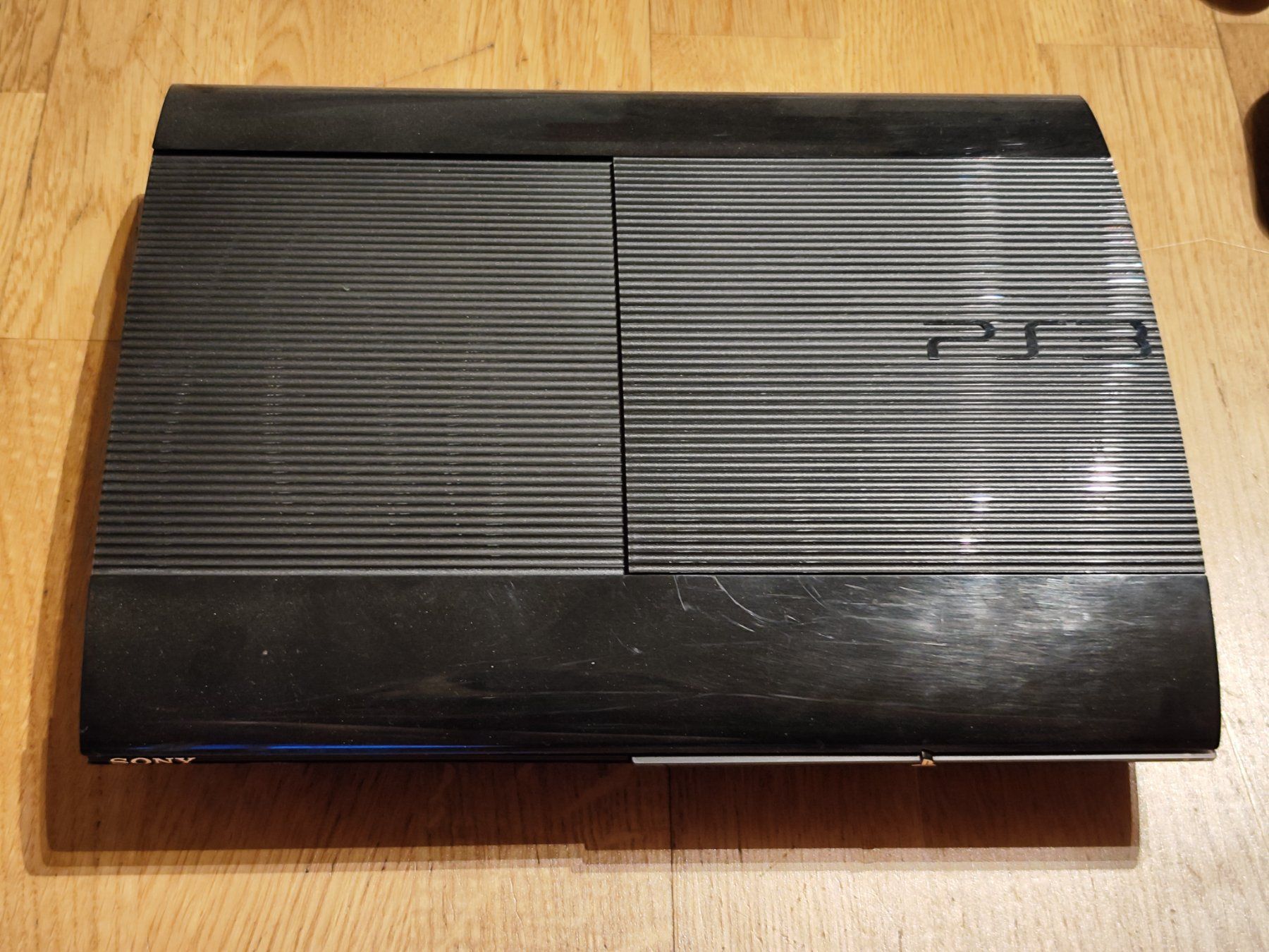 Sony Console: PS3 Konsole + 2 Controller + diverse Spiele – Usato da Gümligen venduto da Anso79 1