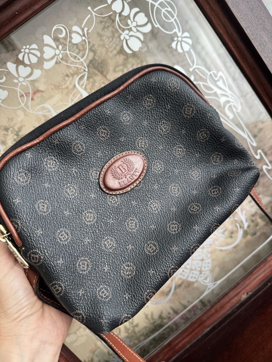 Taschen für Damen: Umhängetasche Ledertasche – Gebraucht aus Obfelden von cesarina10