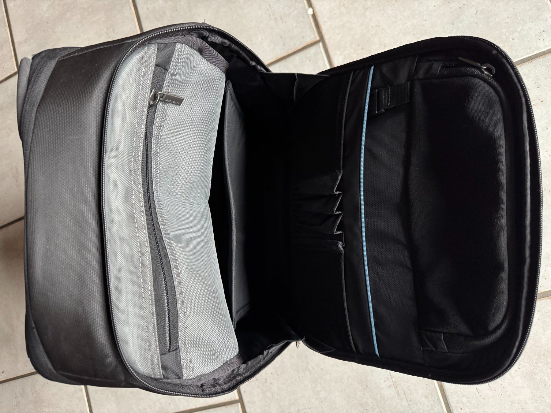Samsonite Zaini: Samsonite Laptop-Rucksack neuwertig – Nuovo (secondo la descrizione) da Wermatswil venduto da wuhrgais 2