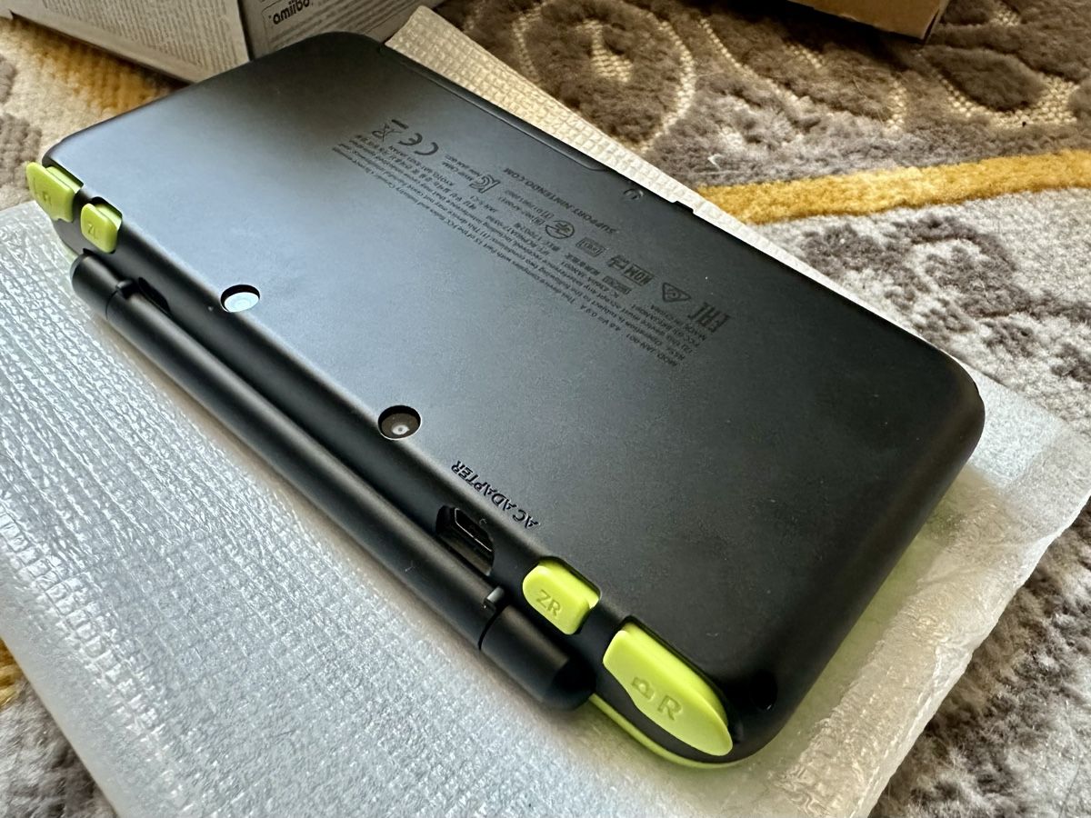 Nintendo Console: New Nintendo 2DS XL, Mario Kart 7 Bundle, Black + Lime – Nuovo (secondo la descrizione) da Islikon venduto da Porti_91 2