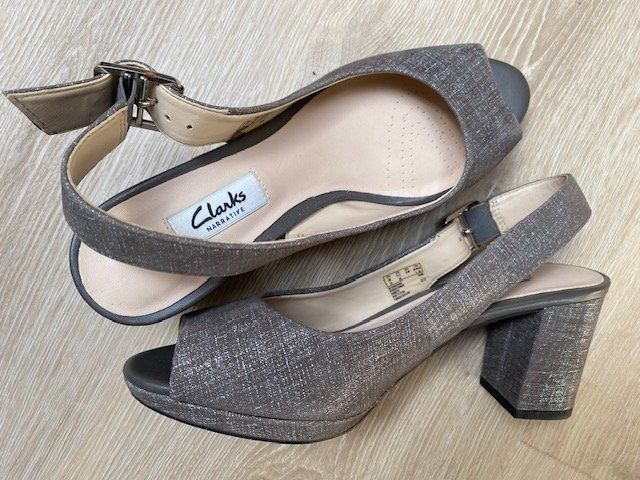 Clarks Scarpe da donna: Sandales Clarks neuves – Nuovo (secondo la descrizione) da Crans VD venduto da vra_262m 2