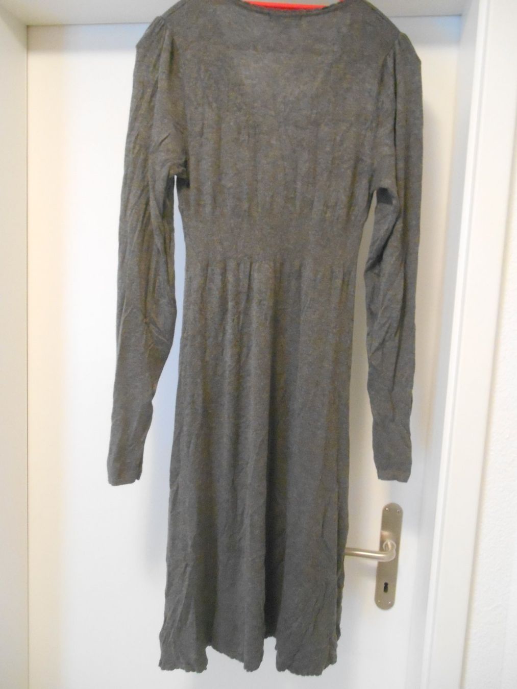 Vestiti: Strickkleid grau Gr. XL = 40 – Nuovo (secondo la descrizione) da Nussbaumen AG venduto da MollyBI-20 1