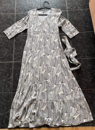 Maxikleid mit Blättermuster, Grösse M
