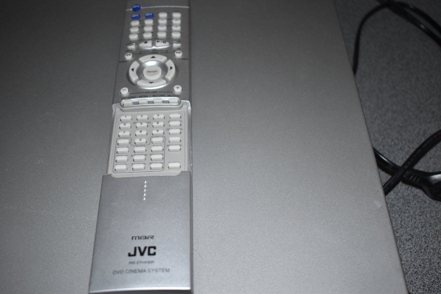 JVC Home Cinema: Lecteur DVD/tuner/controller JVC XV-THA30R – Usato da Le Locle venduto da skycomputer 2