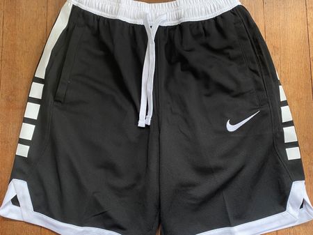 nike basketball shorts nba 2 pockets hose  dri fit M