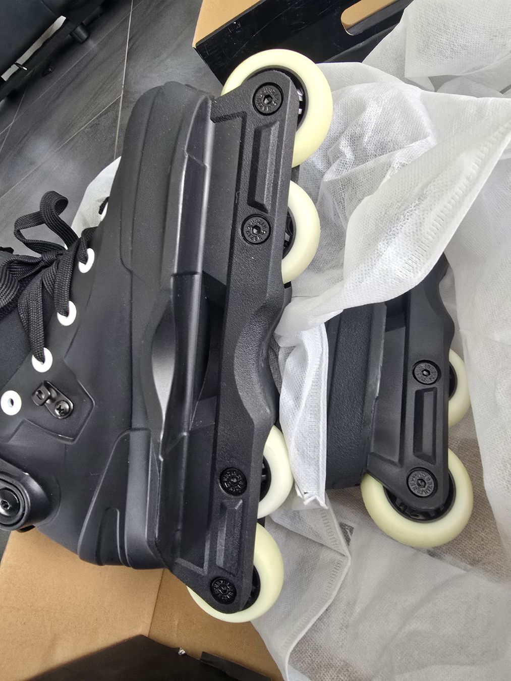 Pattini in linea & Pattini a rotelle: USD Aeon Basic 60 Aggressive Skates, Grösse 39-40, Schwarz – Nuovo (secondo la descrizione) da Rothrist venduto da mia_vl8k 4