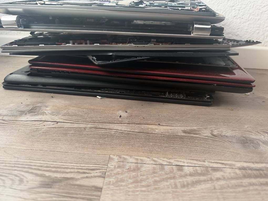 PC: Lot de 10 ordinateur cassé  – Difettoso da La Croix (Lutry) venduto da ize_tts8 1